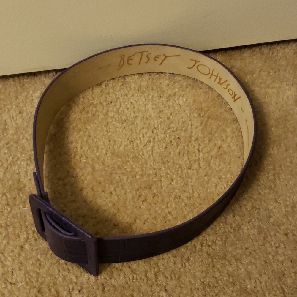 ⬇️Betsey Johnson belt